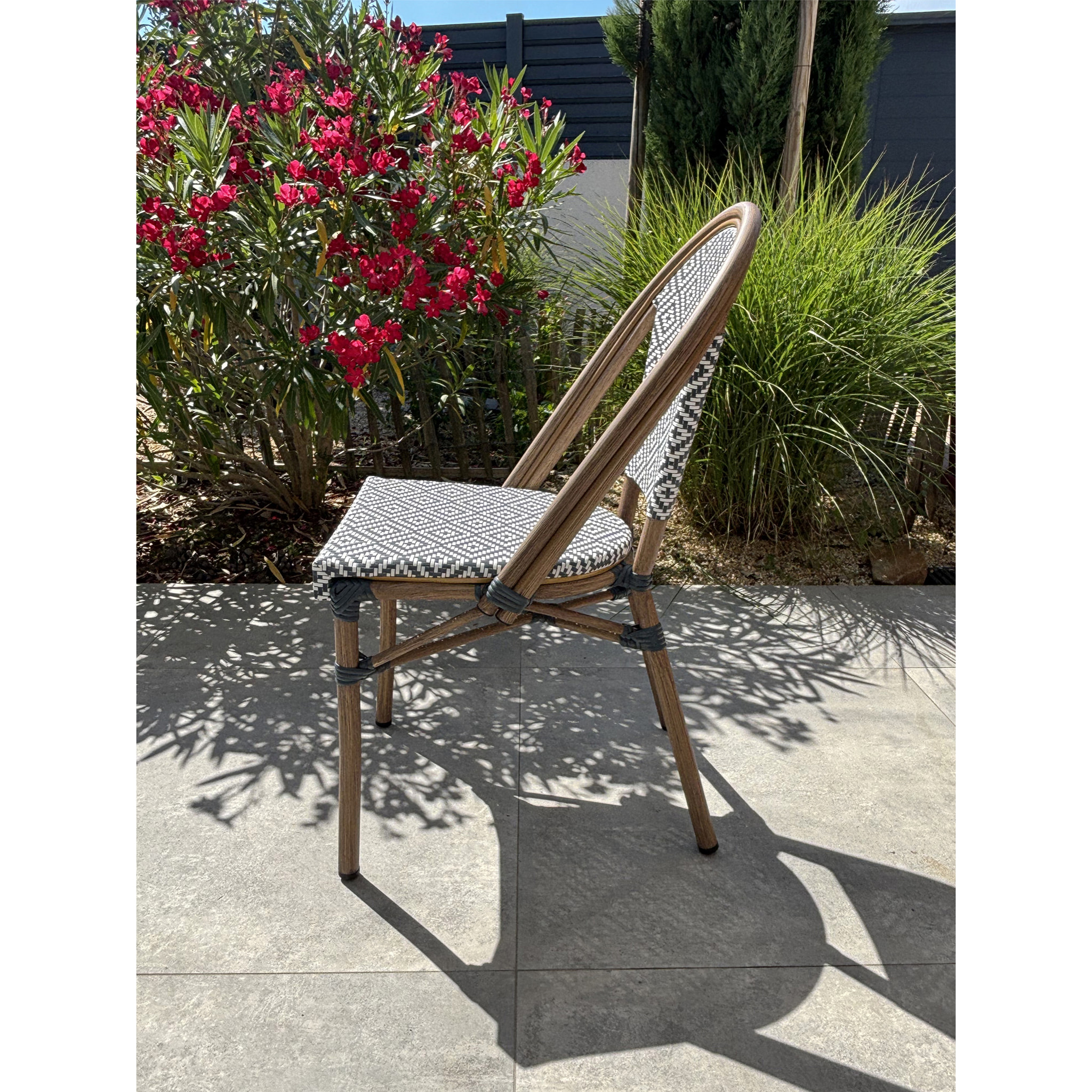 BISTRO - Fauteuil de jardin empilable en aluminium - bleu