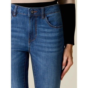 Oltre - Jeans skinny washed con rivetti sul fondo gamba - Blu