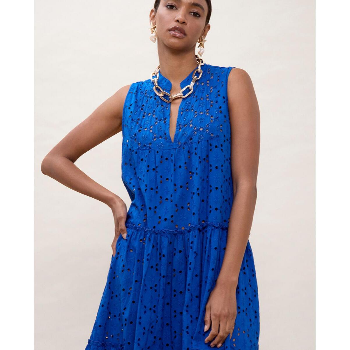 Abito lungo ricamato svizzero