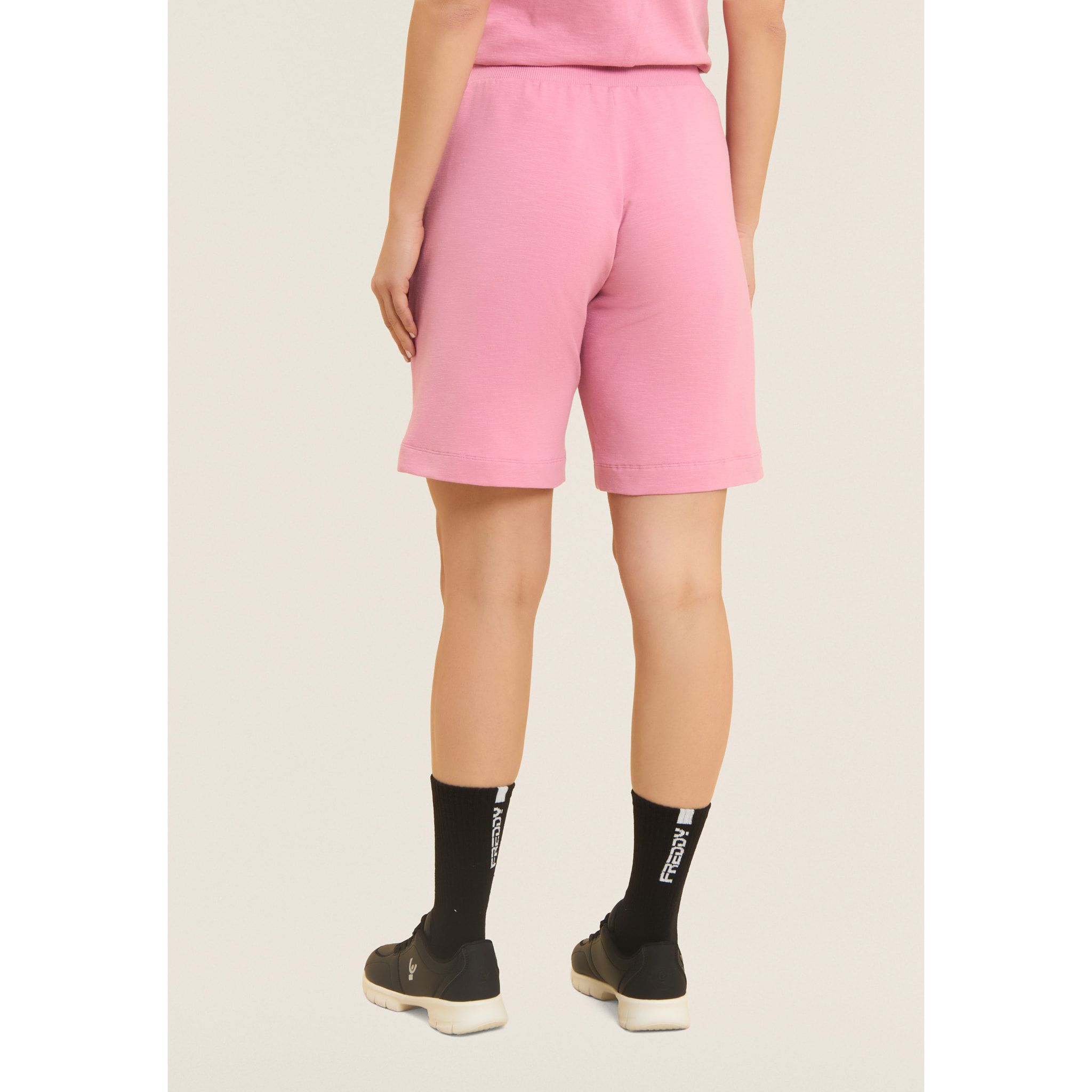 Pantaloni Corti con Spacchi Laterali in Tessuto Fiammato