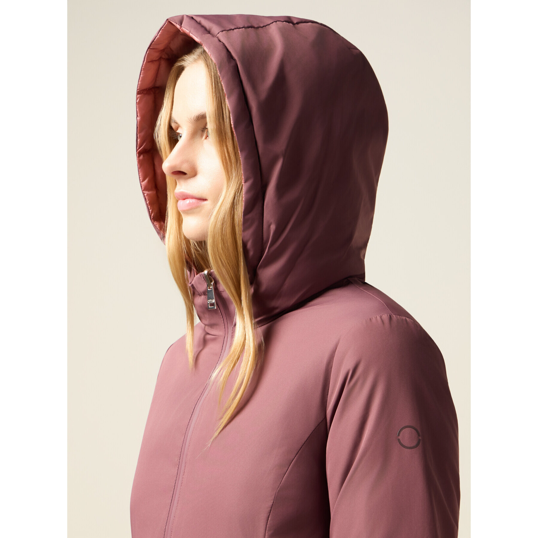 Oltre - Piumino lightweight corto con cappuccio - Bordeaux