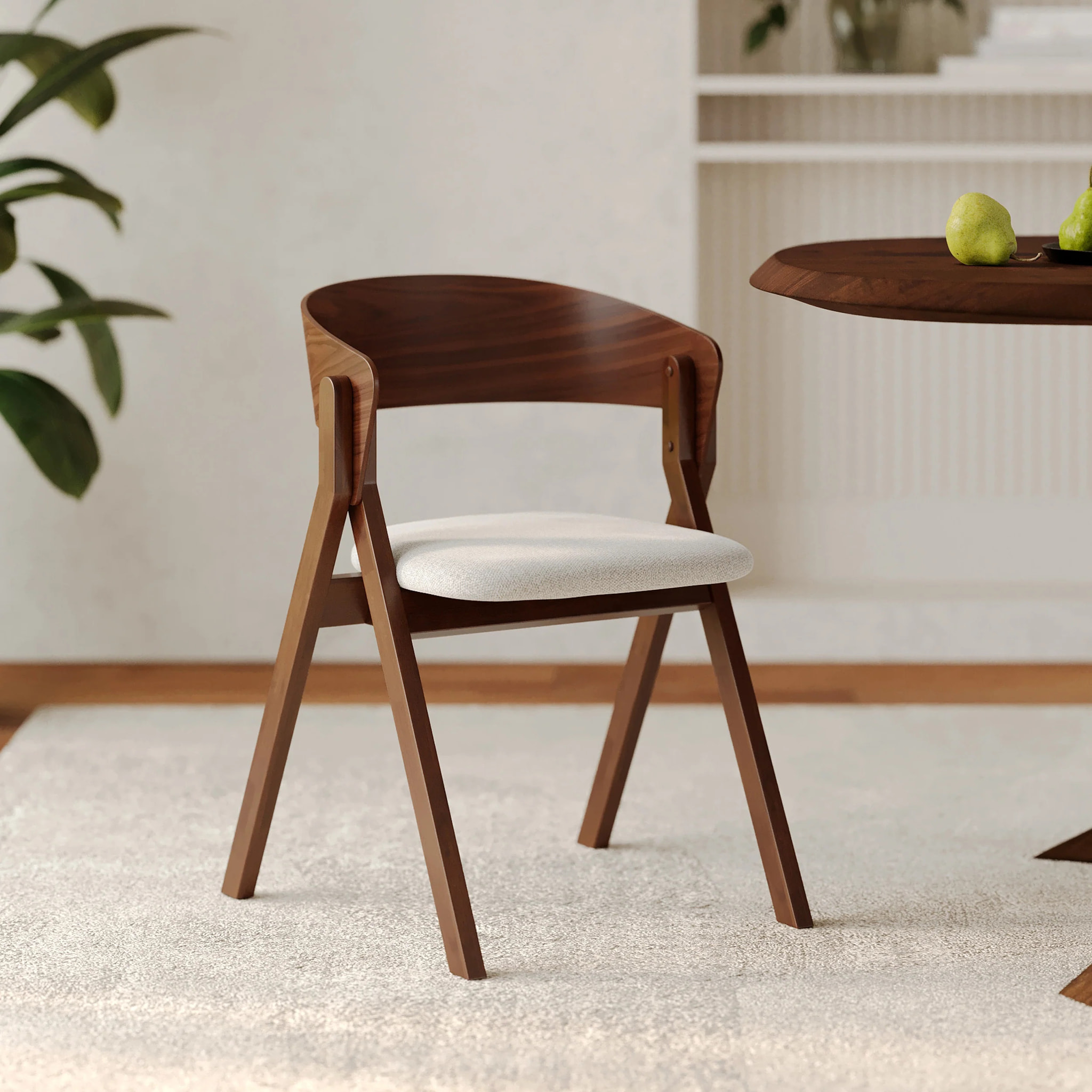 Chaise en bois d'hévéa et tissu gris clair - Héloïse