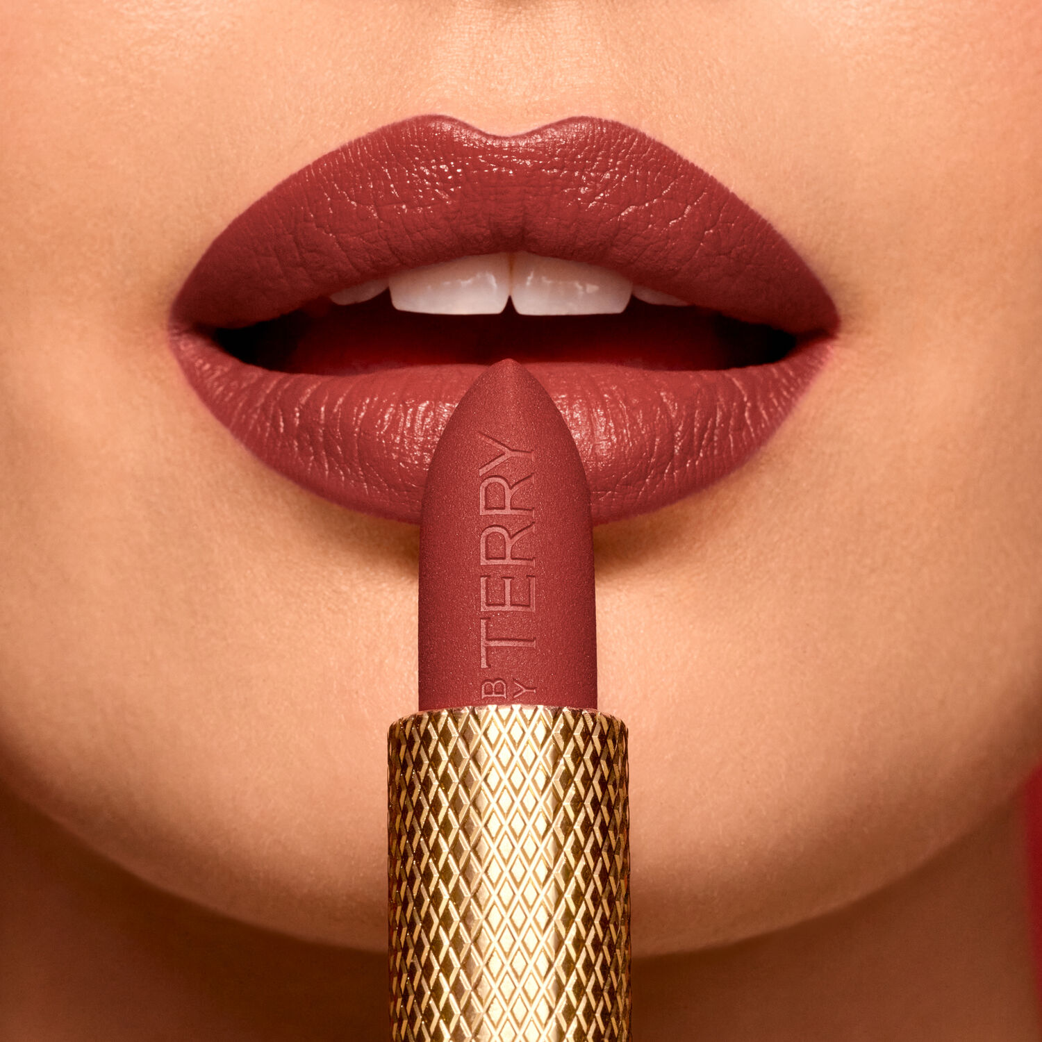 Rouge Opulent - Rouge à lèvres Sérum Hydra-Jeunesse