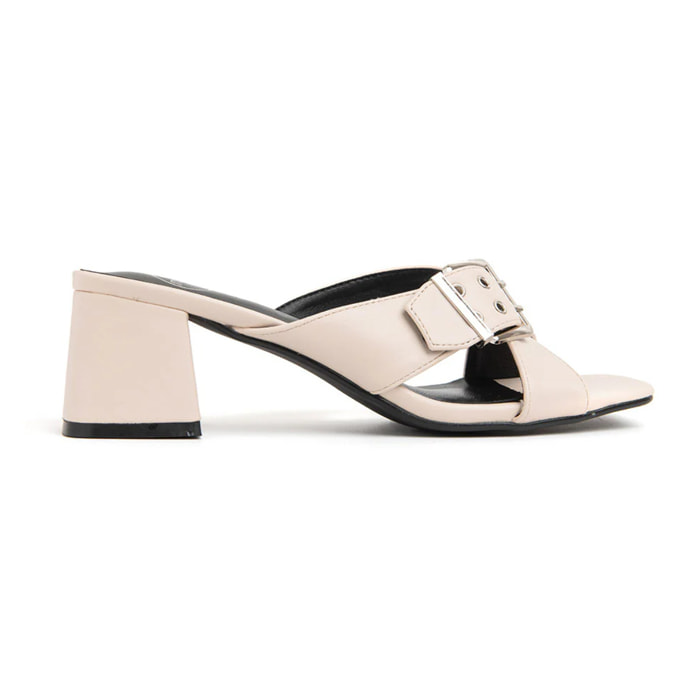 Sandalo con tacco largo e fascia incrociata - BEIGE