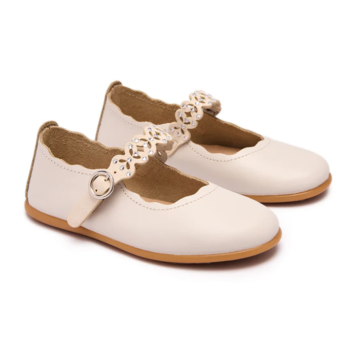Bailarinas de Niña con Corte de Mariposa en Beige