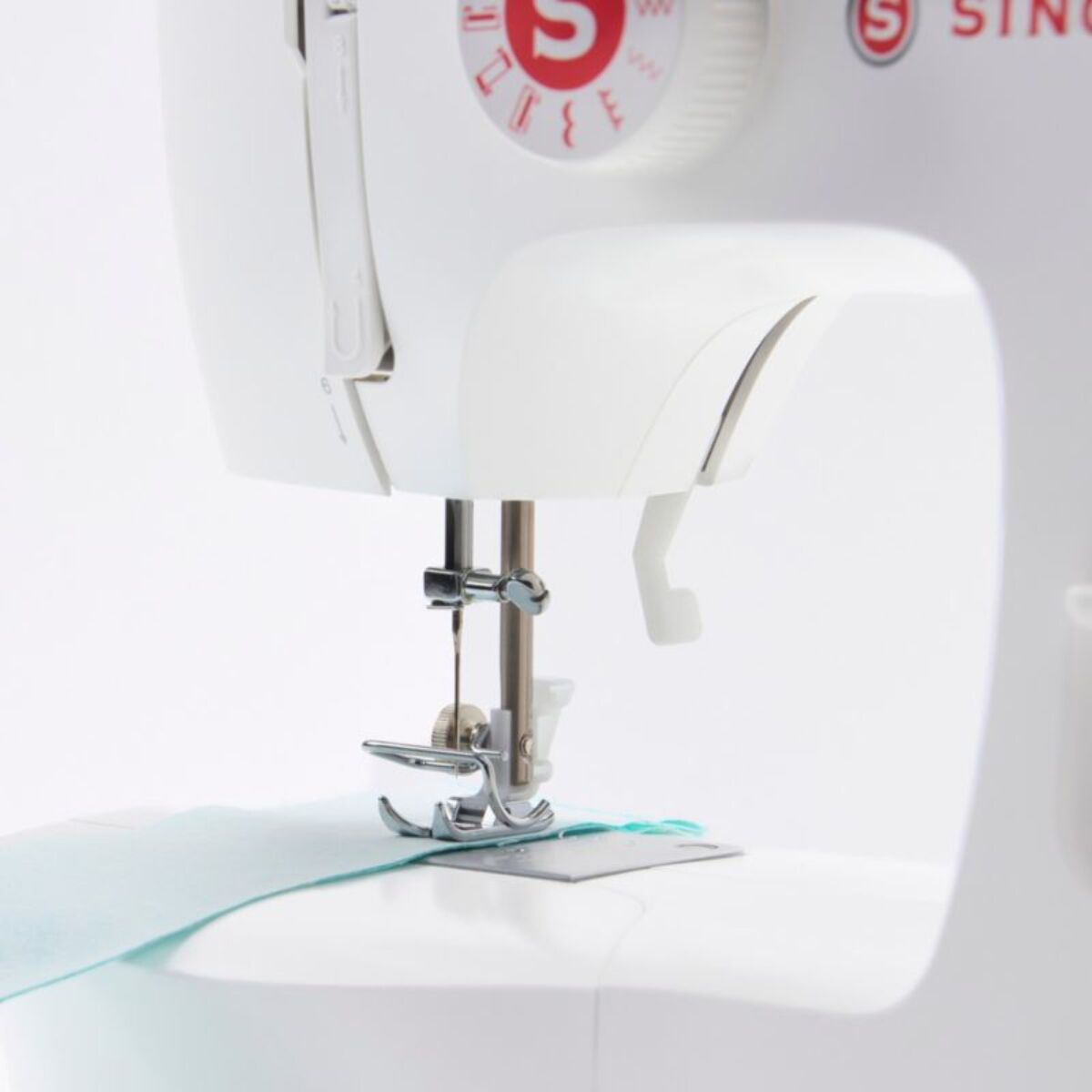 Machine à coudre SINGER MC Start 413556