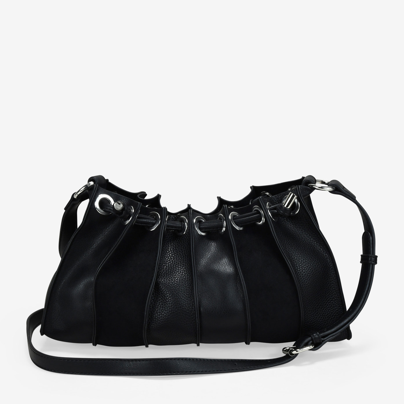 Bolso de hombro negro plisado con cierre imán