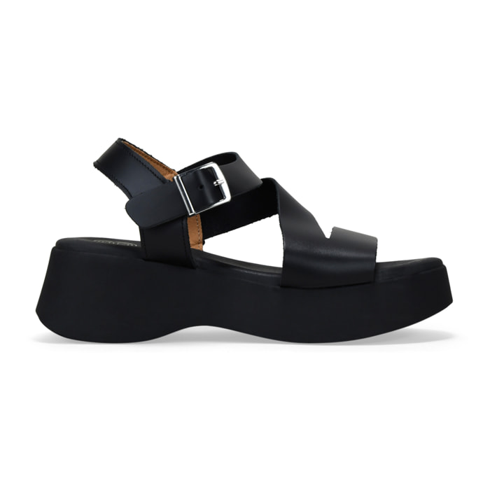 Sandalias de plataforma negras en piel