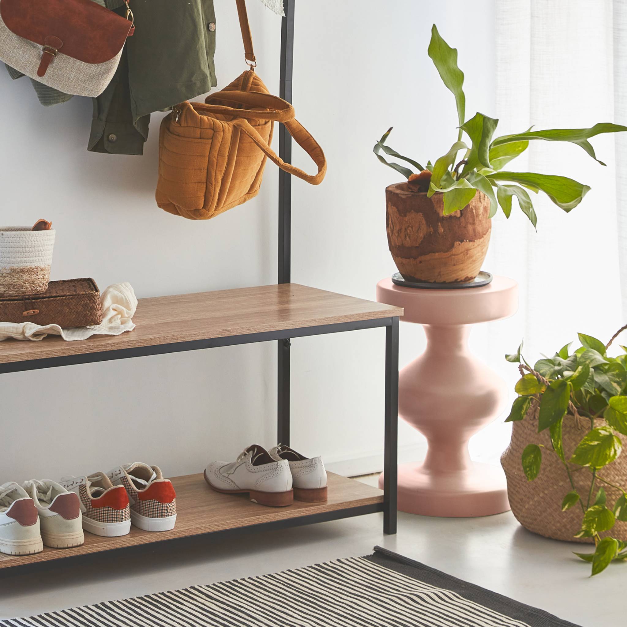 Table d'appoint. bout de canapé. table de chevet en métal. rose. Hawa Ø29.5 x H 48.5cm