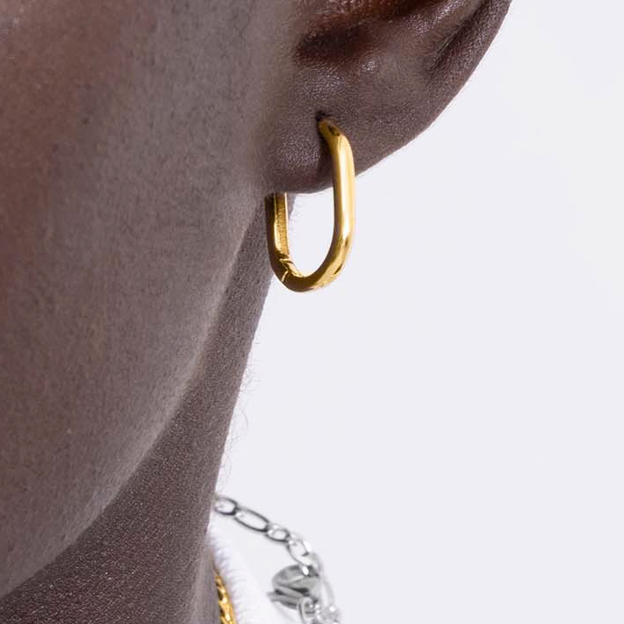 Pendientes de 14mm de diámetro acabado oro amarillo de 18K
