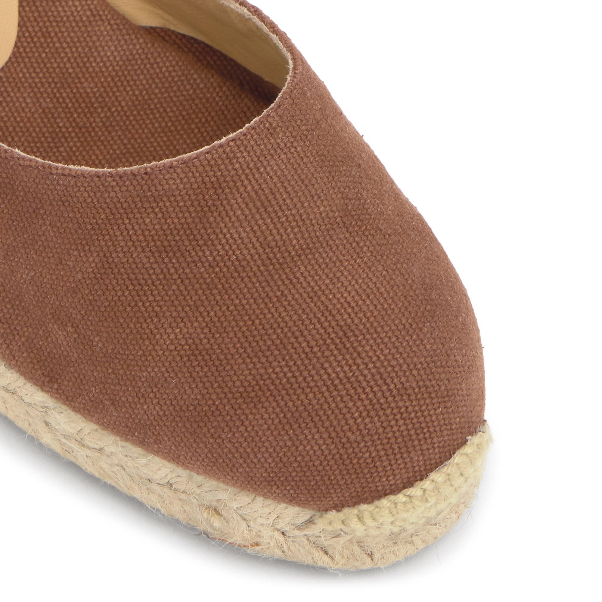 Alpargata con cuña 3 cm en lona de algodón con talonera trenzada y pulsera con hebilla