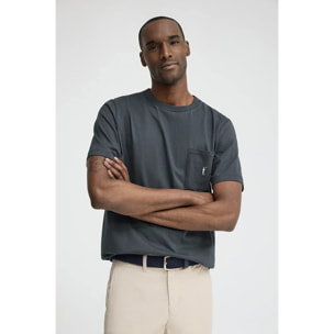 Camiseta gris piedra con bolsillo y logo Rigby Go