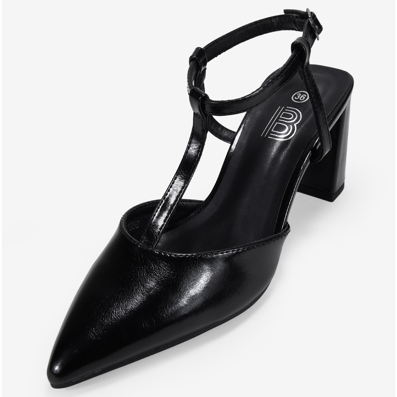 Zapatos de tacón negros destalonados