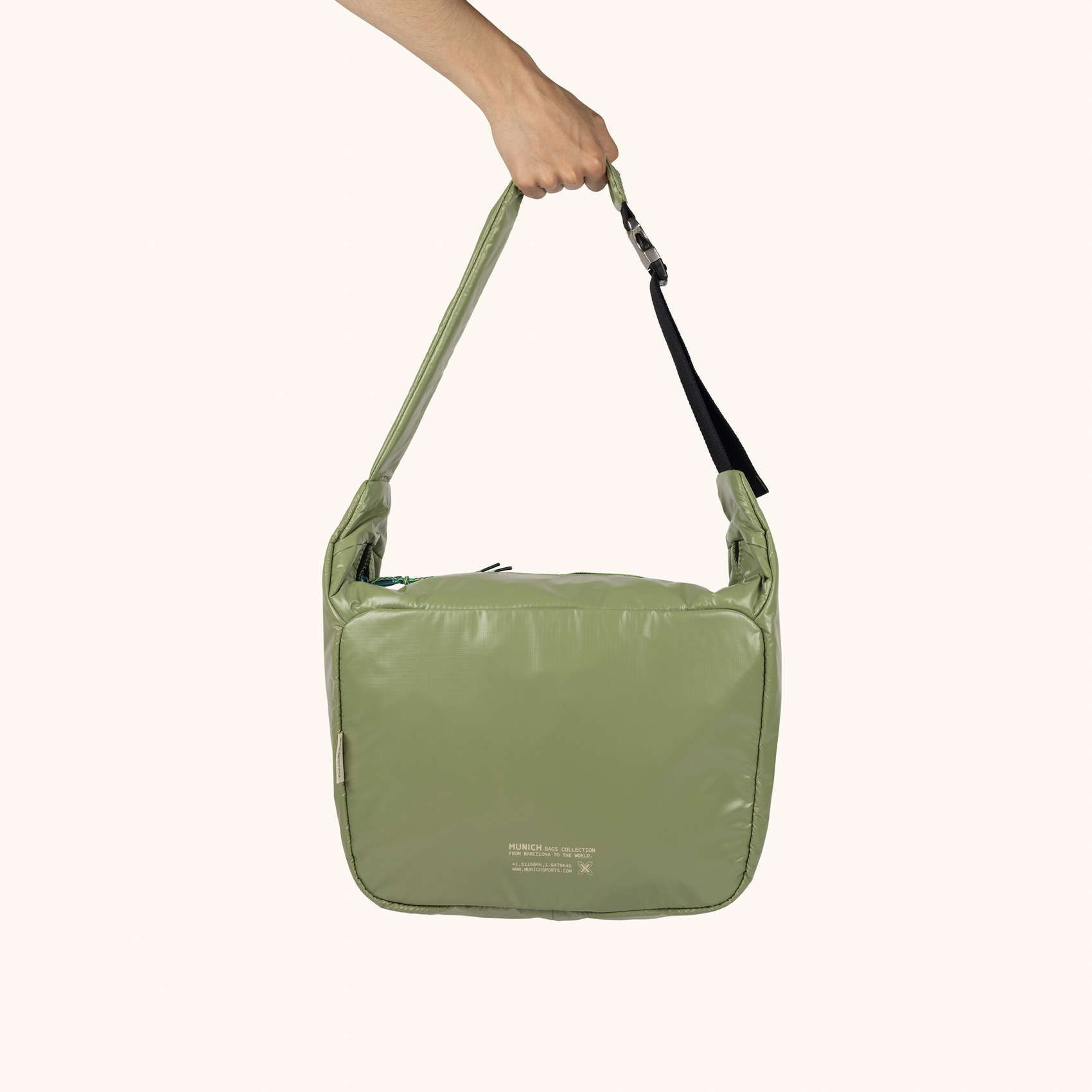 Bolso Hobo Minimalista en Poliamida Reciclada DEEP RECYCLED HOBO KHAKI