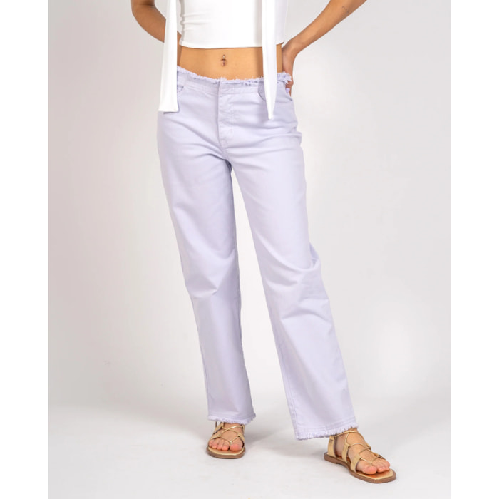 Pantalón de mujer recto desflecado