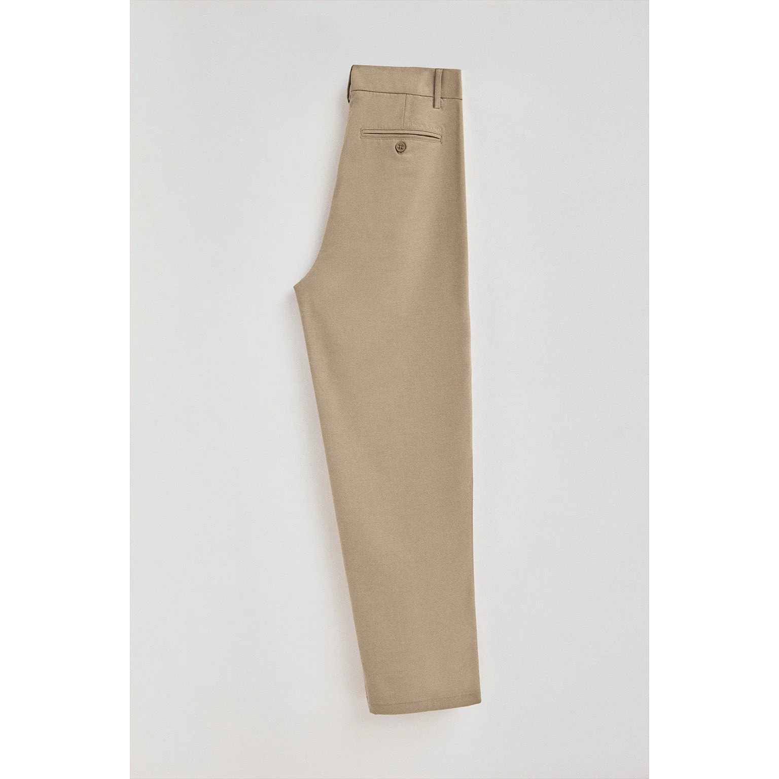 Pantalón chino camel para hombre de corte regular con detalles Polo Club
