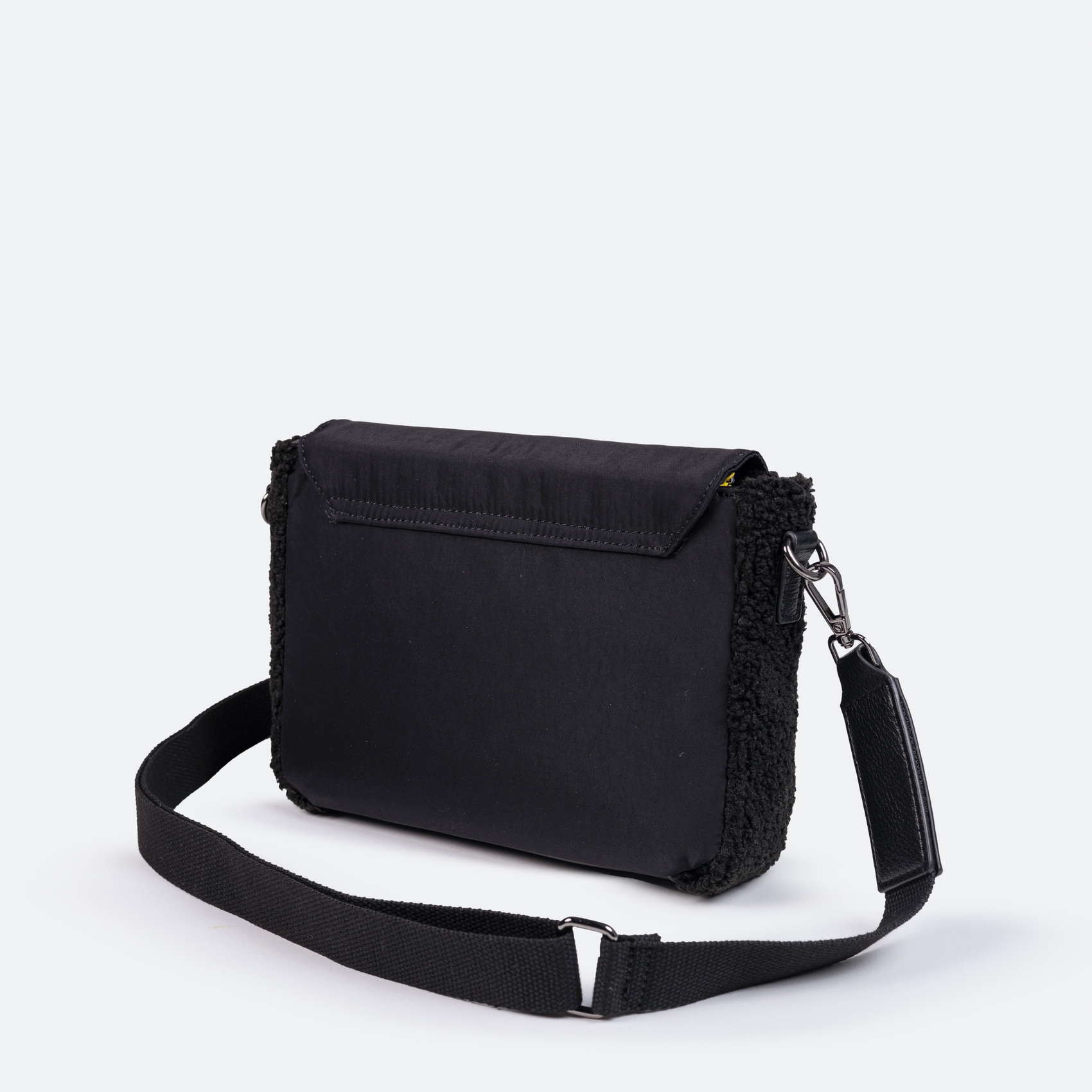 DEEP FW24 MESSENGER BLACK