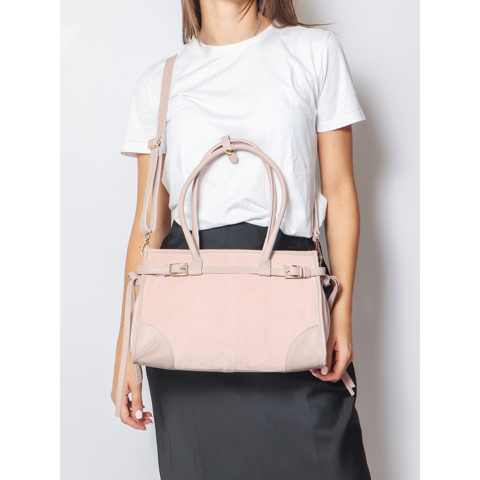 Borsa a spalla da donna Made in Italy - Modello Novara Ultra - Pelle scamosciata - 31.5 x 20.0 x 14.0 cm