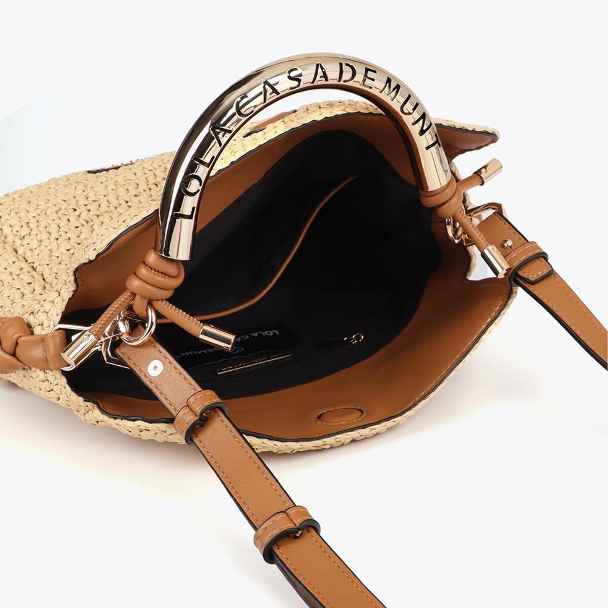 Borsa a tracolla effetto rafia combinata con manico con logo fustellato