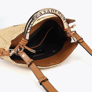 Borsa a tracolla effetto rafia combinata con manico con logo fustellato