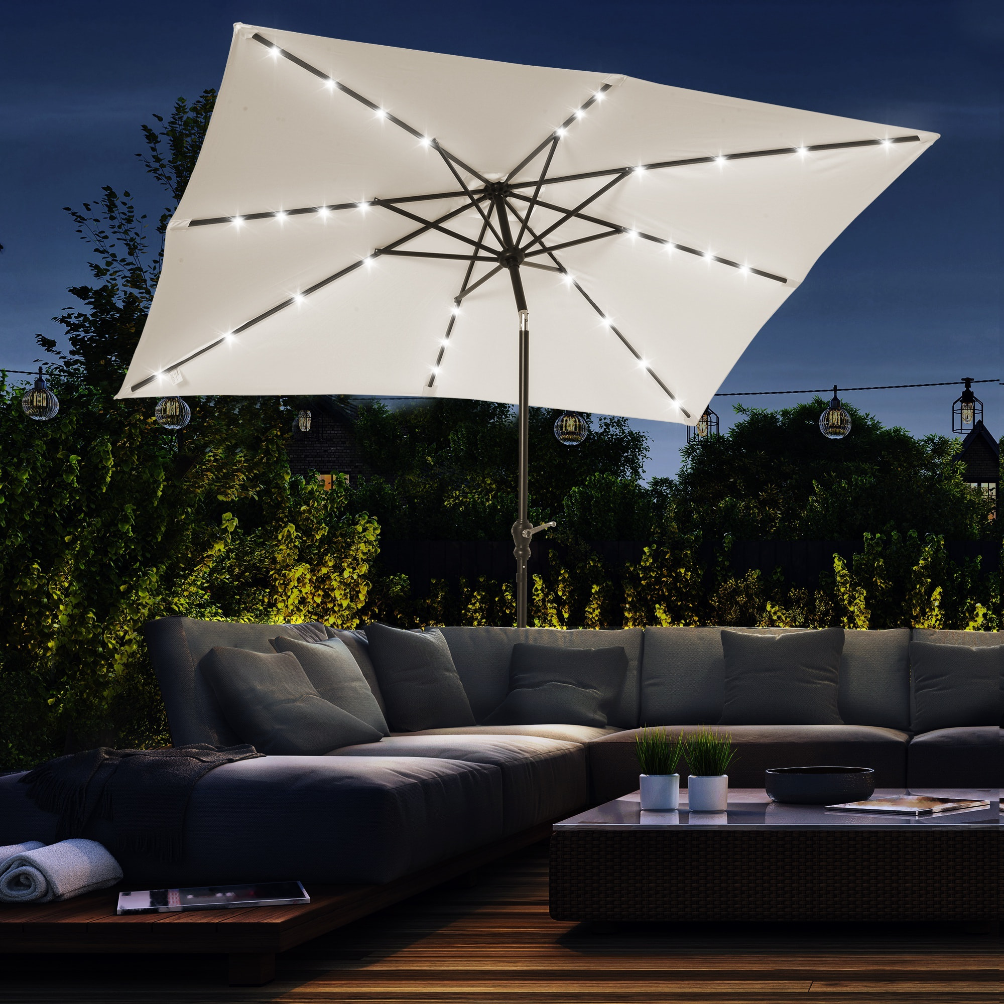 Parasol lumineux rectangulaire inclinable dim. 2,68L x 2,05l x 2,48H m parasol LED solaire métal polyester haute densité blanc cassé