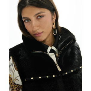 Gilet con dettagli metallici