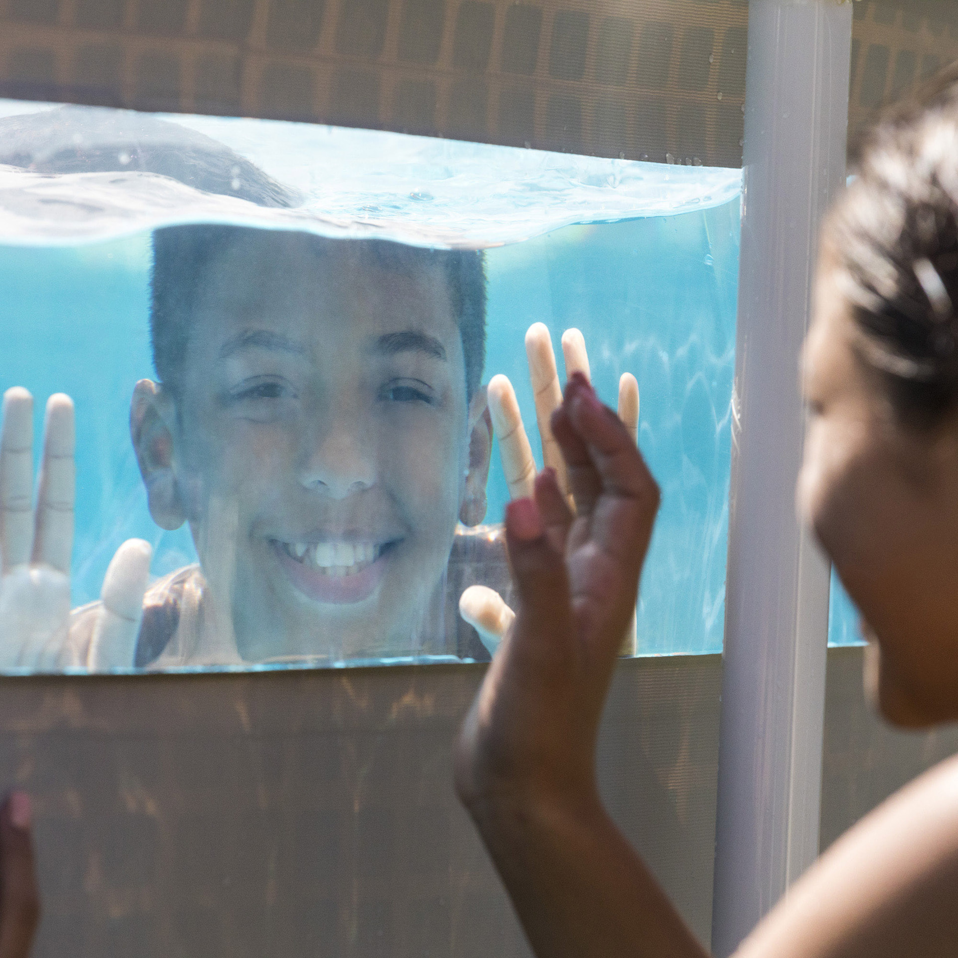 Intex Piscina Prisma Frame Clearview rotonda con Pompa Filtro, Scaletta e Teli, 488x122 cm