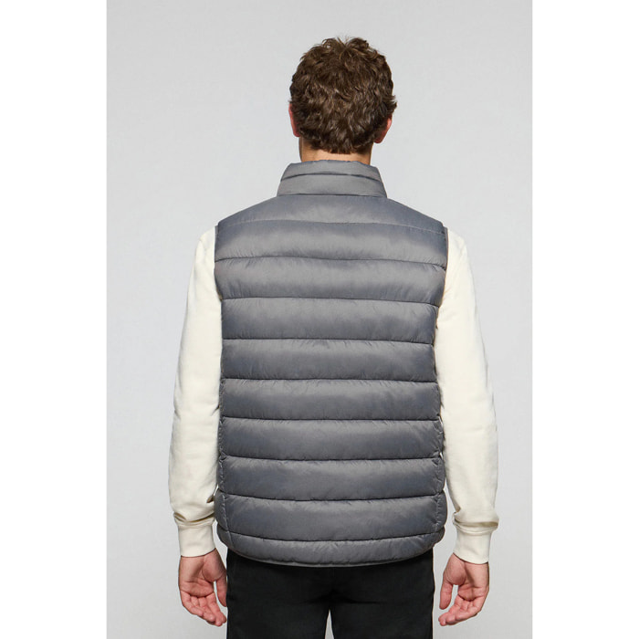 Gilet ultraleggero Chase grigio scuro con toppa Rigby Go