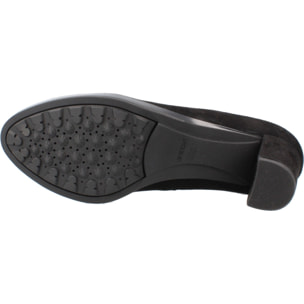 Salones Mujer de la marca GEOX  modelo D35TED 00021 NEGRO