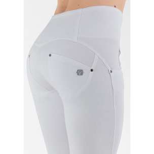 Pantaloni push up WR.UP® 7/8 vita alta con bottoni in tessuto navetta con strappi