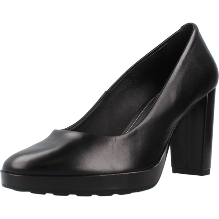 Salones Mujer de la marca GEOX  modelo D35TFA 000Y3 NEGRO