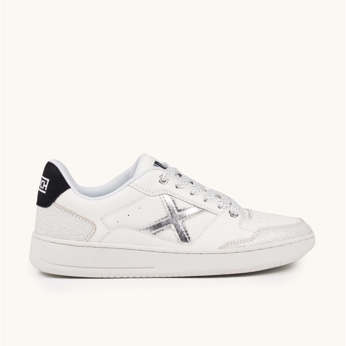 Zapatilla Urbana Blanca con Detalles Plata MUNICH LEGIT WMN 110