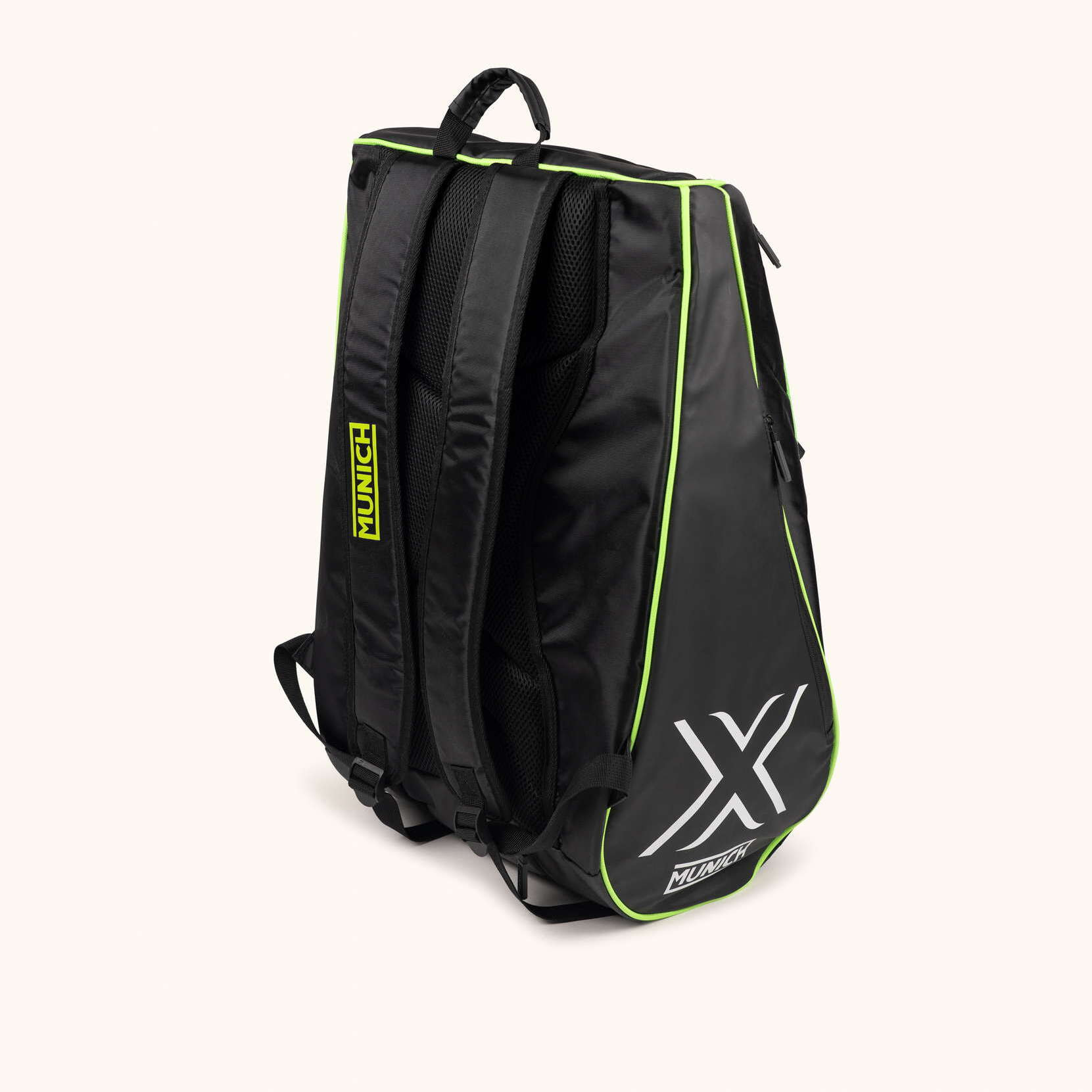MUNICH BASICS TRAINING BACKPACK paletero negro de poliéster y nylon con detalles flúor