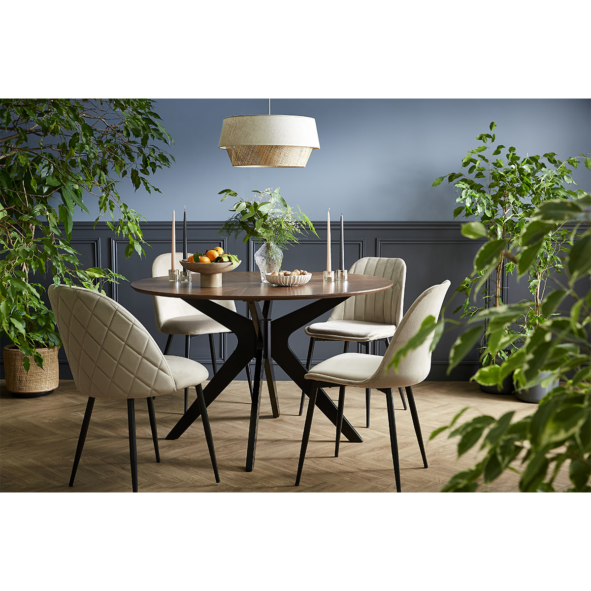 Table à manger design ovale noyer L160 cm DIELLI