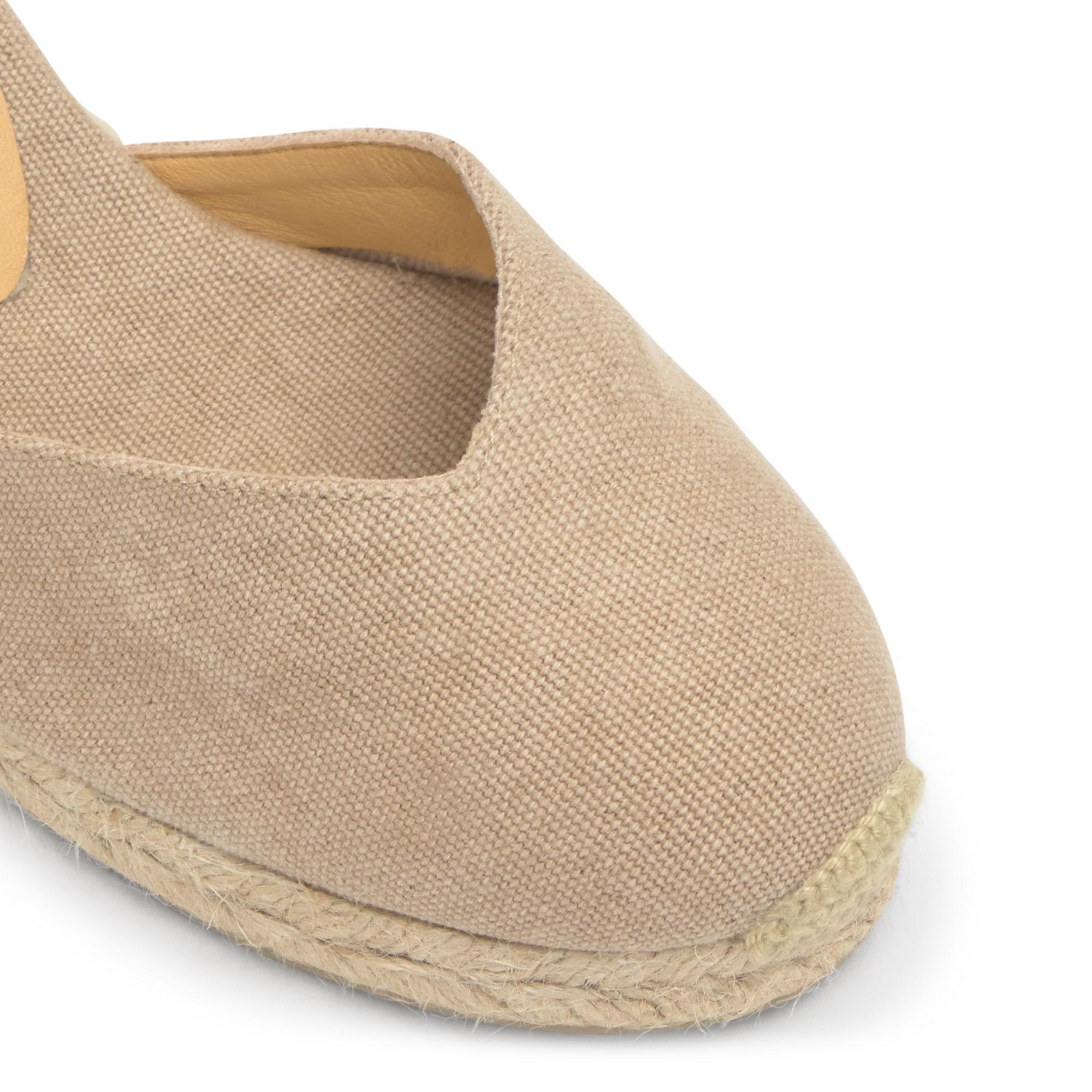Alpargata con cuña 7 cm en lona de algodón con pala en v y cintas al tobillo