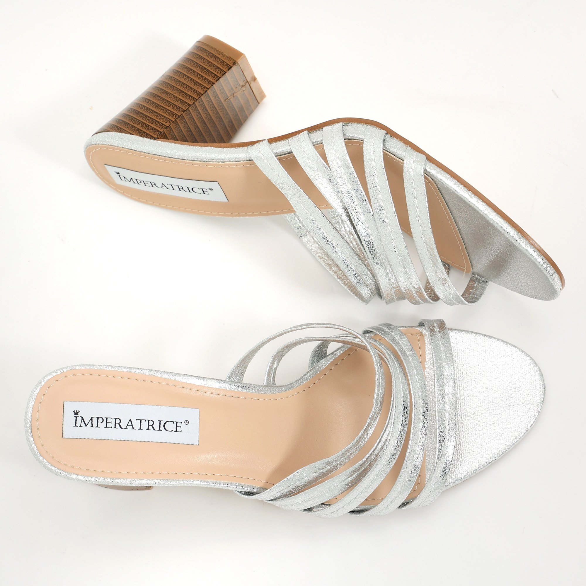 Sandali in simil pelle laminata con tacco comodo