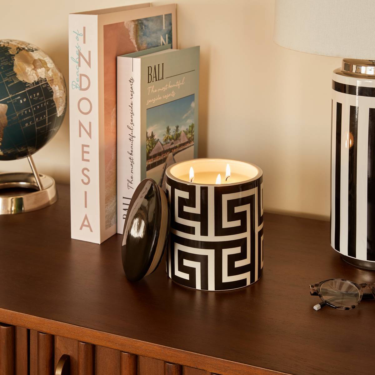 Bougie parfumée 931g Reso Parfum boisé noir et blanc