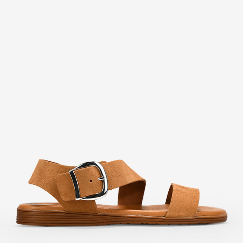 Sandalias planas de piel marrones