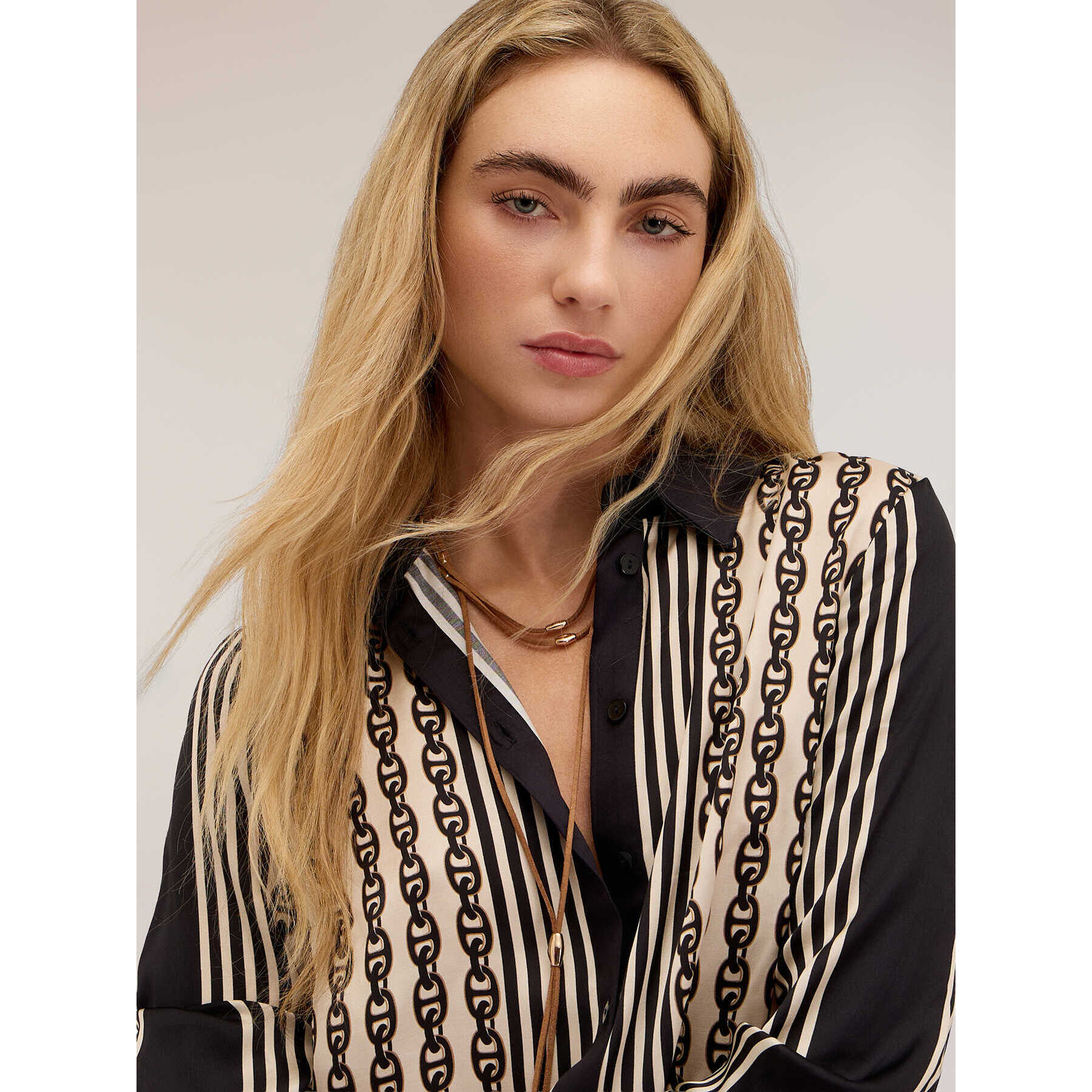 Motivi - Camicia in raso con stampa - Nero