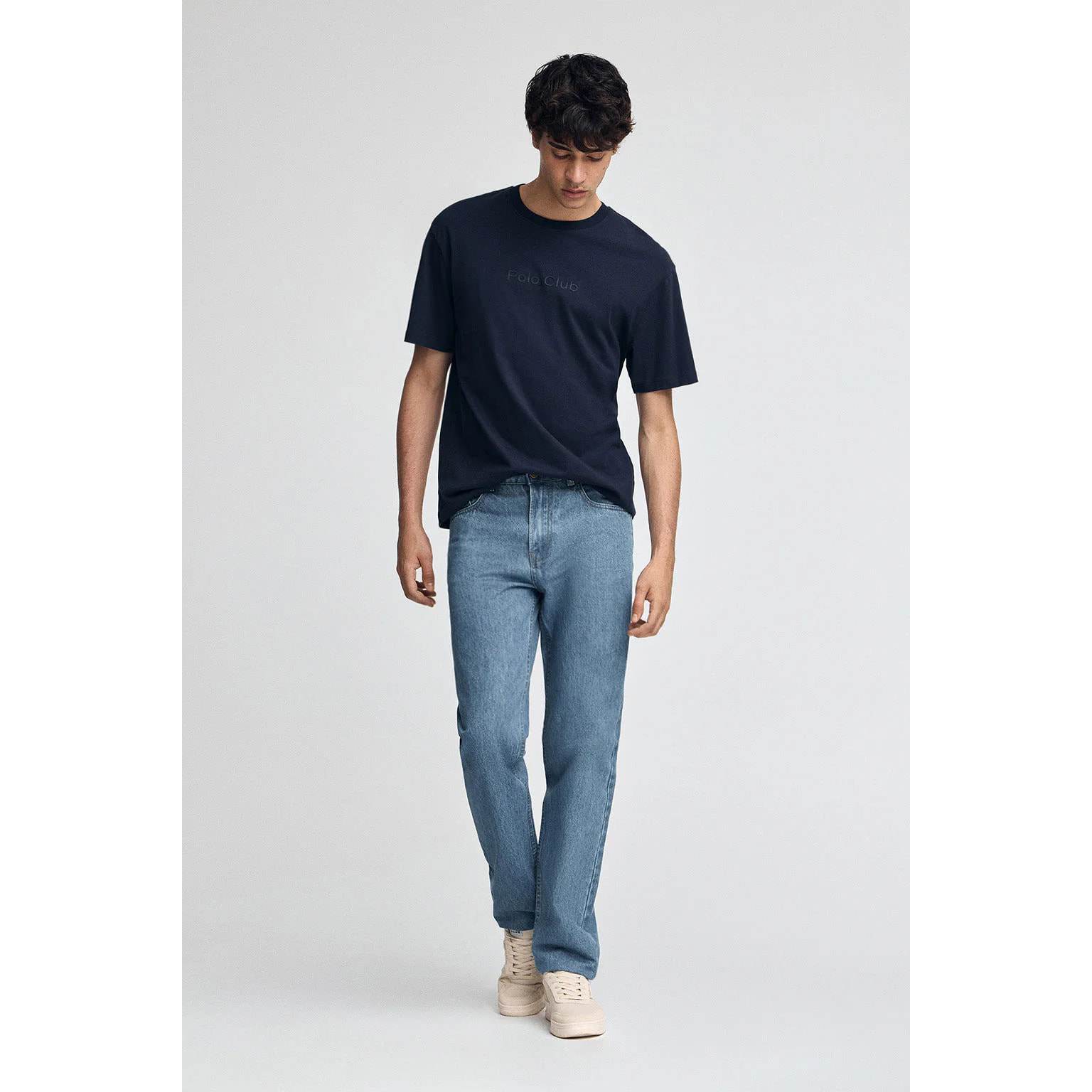 Camiseta azul marino de manga corta y logo engomado Polo Club