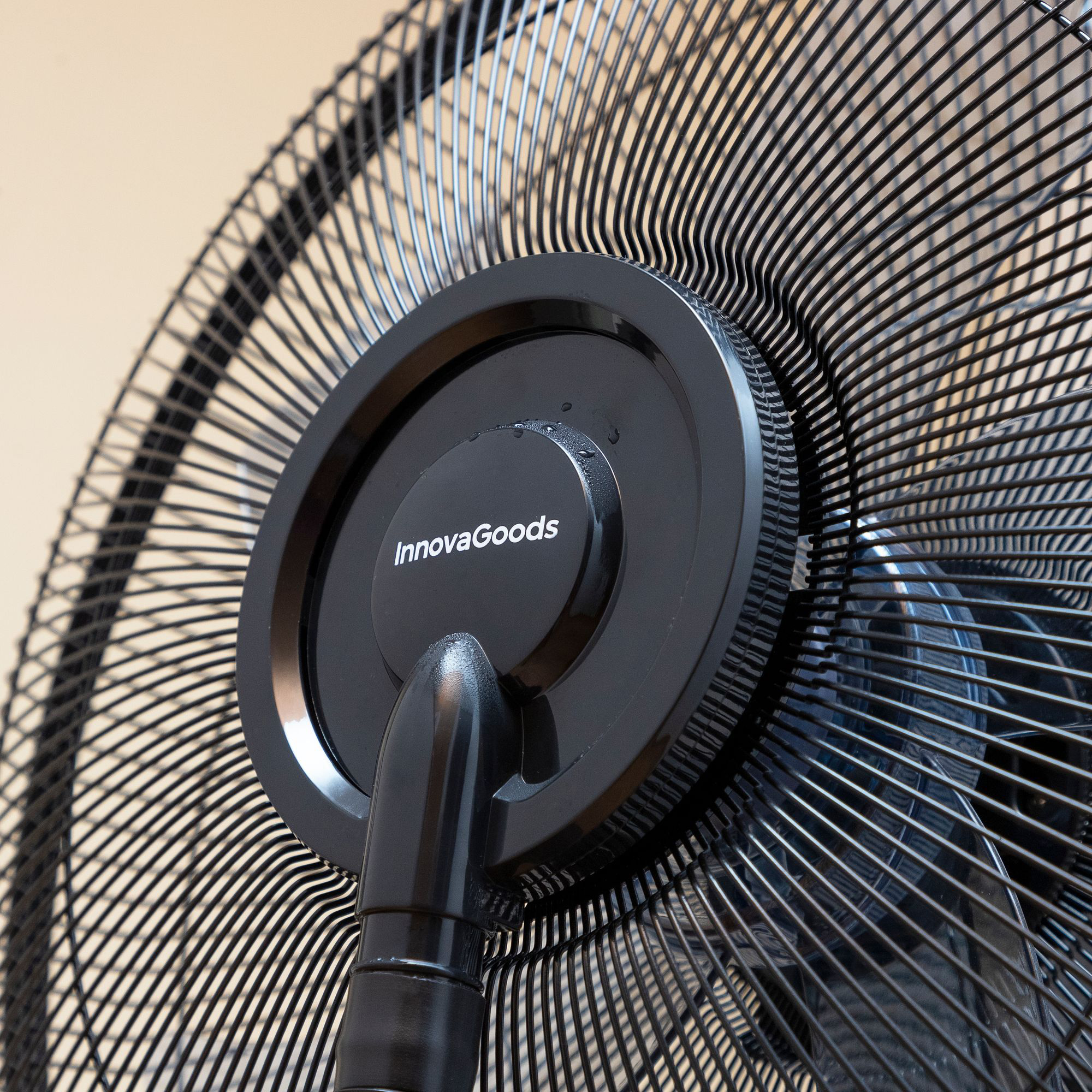 Ventilatore a piantana con funzione nebulizzatrice e telecomando Mistinn - nero - 2,8 l