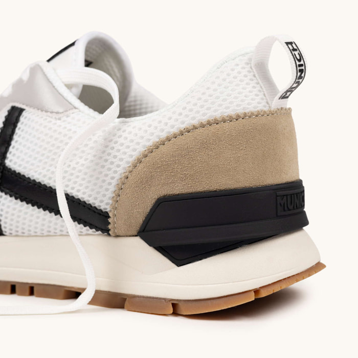 MUNICH VERSATILE 32 Sneakers Retro Running Blancas y Arena