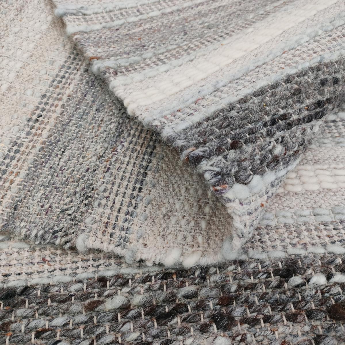 Tapis Kilm reversible Futo, tissé à plat à la main à base de plastique recyclé