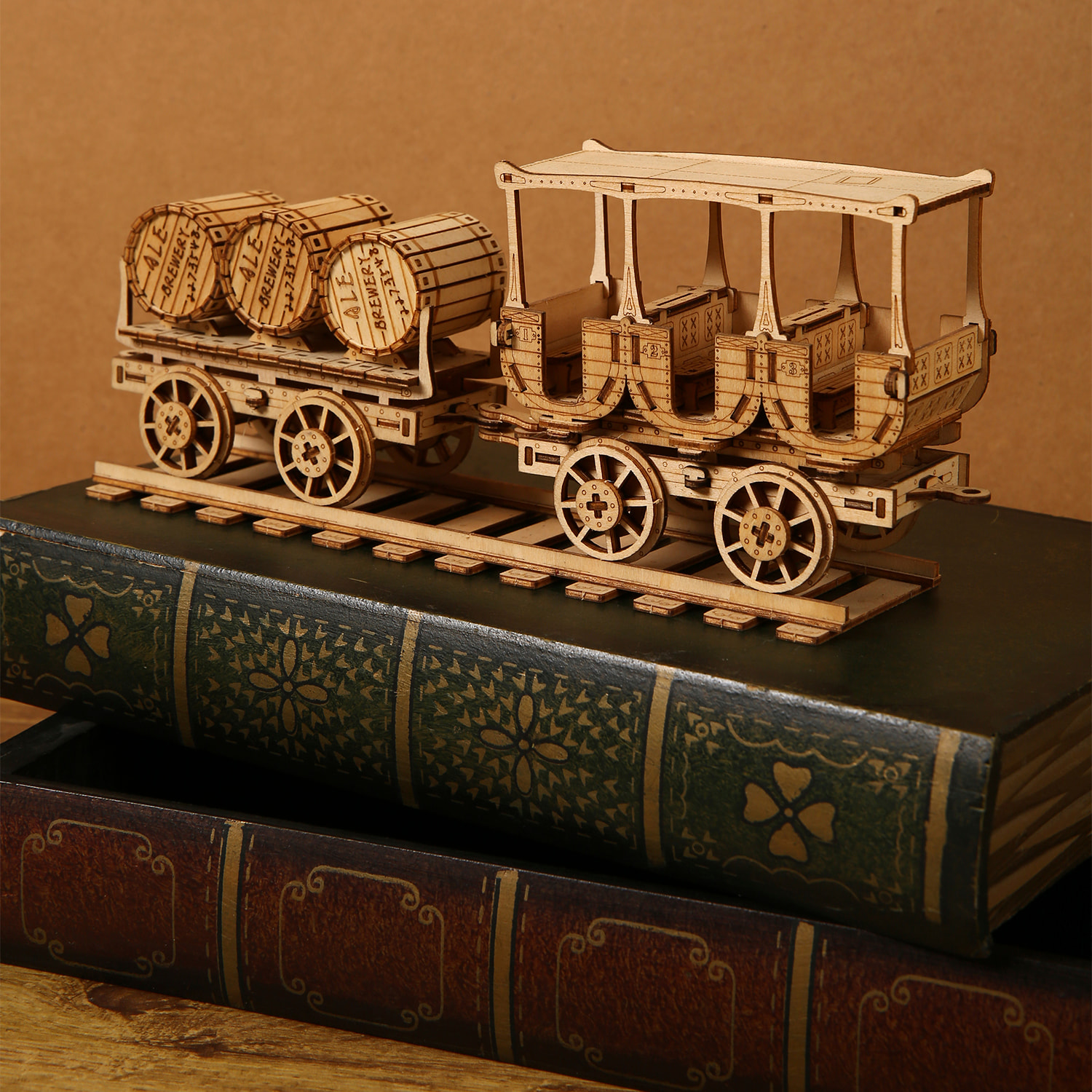 Modello in legno 3D, design del vagone del vino con movimento meccanico. 278 pezzi.