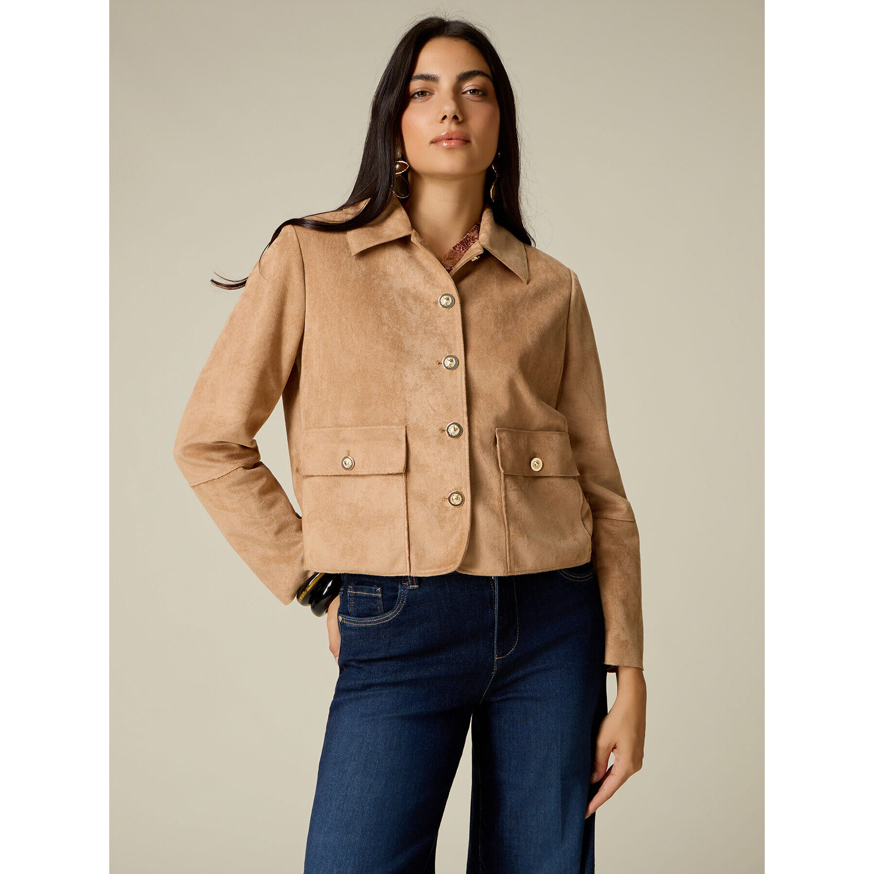 Oltre - Chaqueta boxy con botones heráldicos - Beige