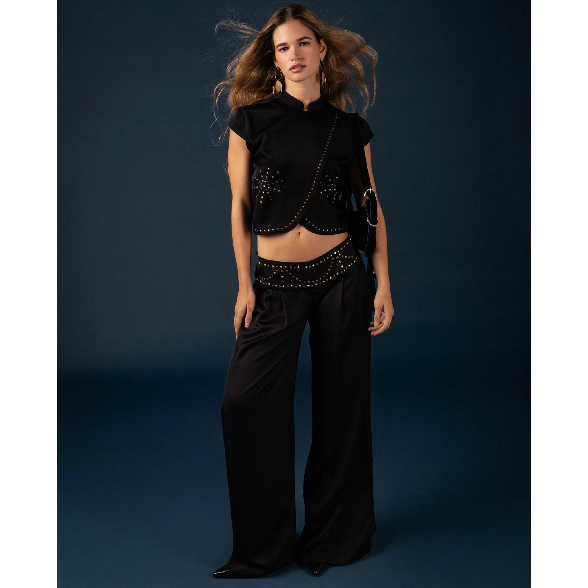 Pantalón en satén con canesú de mujer