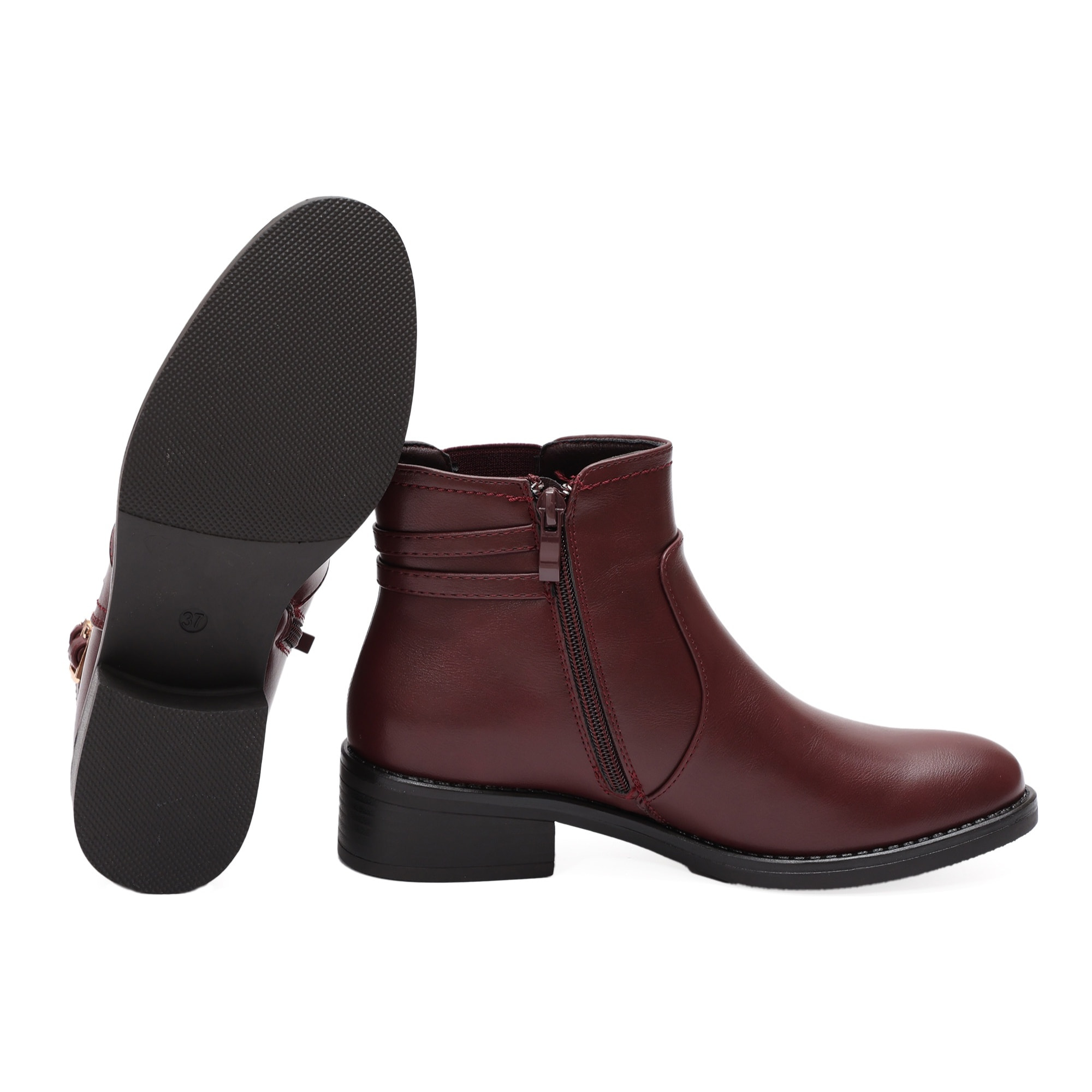 Stivaletti in simil pelle con fibbia dorata e elastico laterale