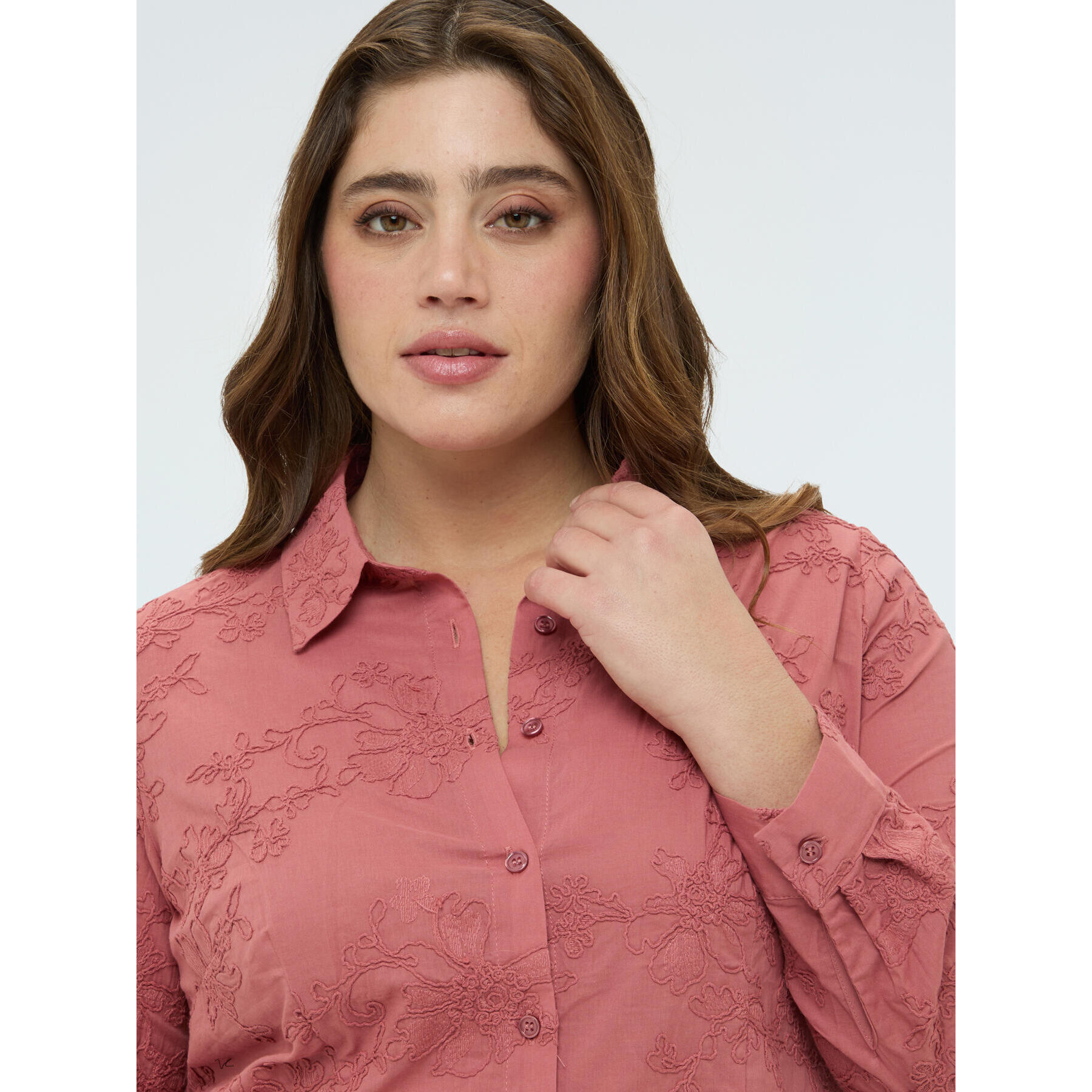 Fiorella Rubino - Camisa con bordados florales tono sobre tono - Rosa