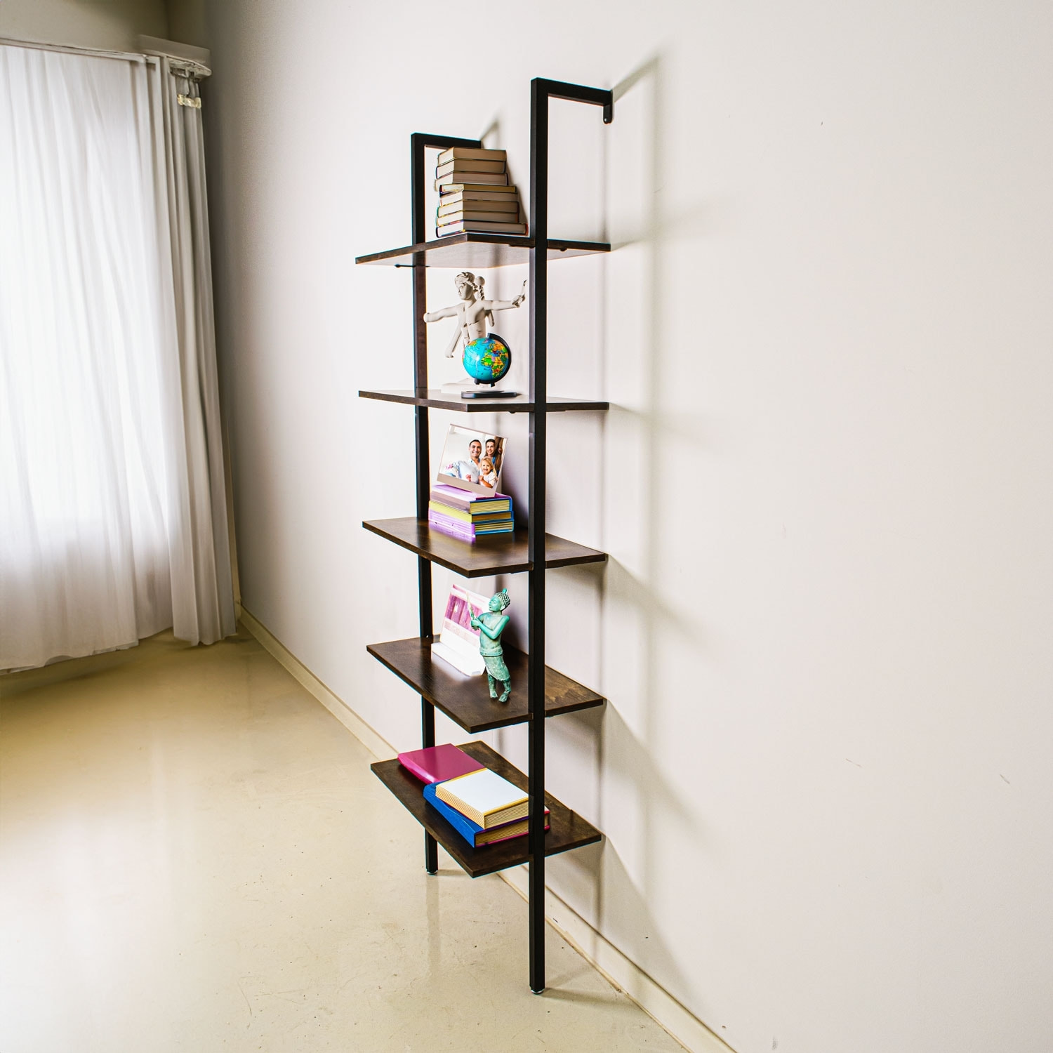 Komo - Scaffale Libreria a Muro 60x185x30 cm 5 Ripiani in Legno Industriale Struttura in Metallo Nero