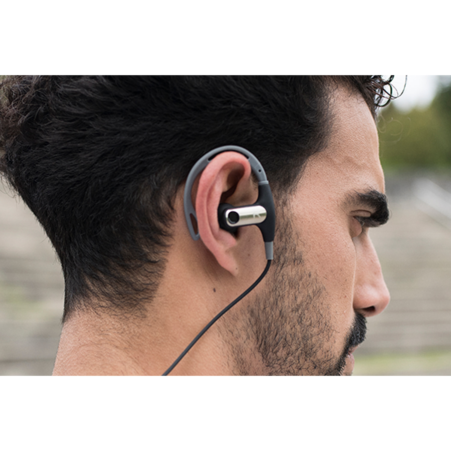 MAGNUSSEN M8 EARPHONES en color Negro